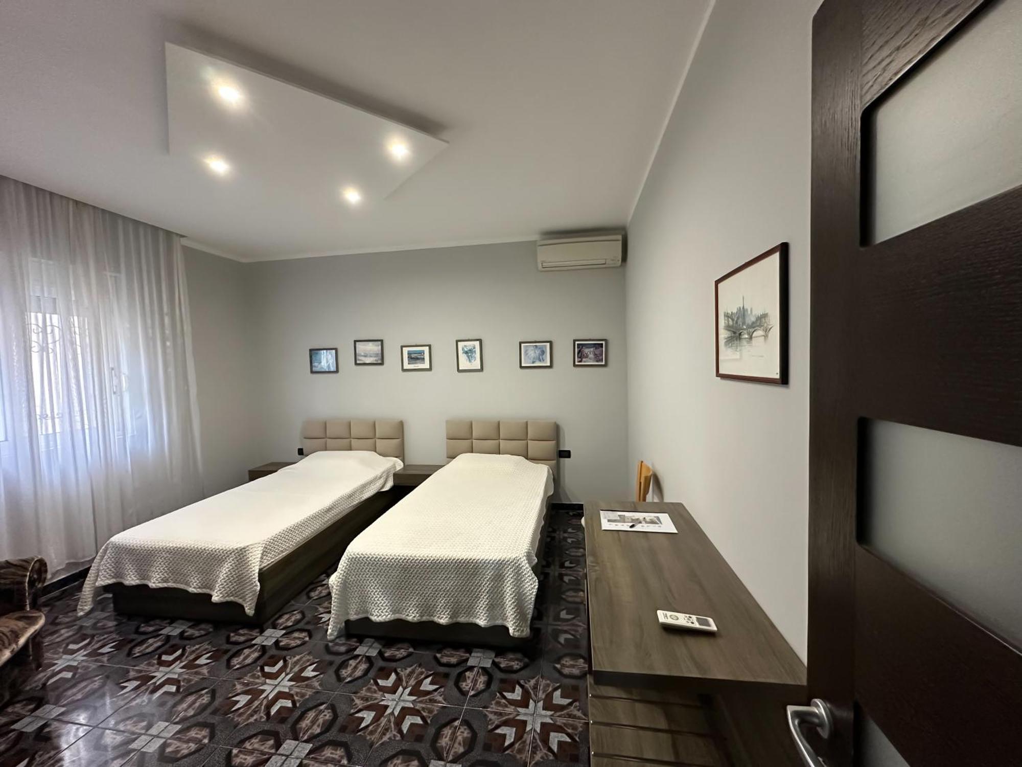 Royal Aparthotel Vlore Exterior photo