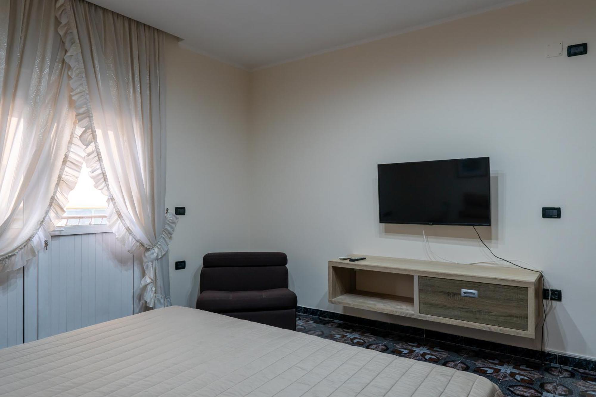 Royal Aparthotel Vlore Exterior photo